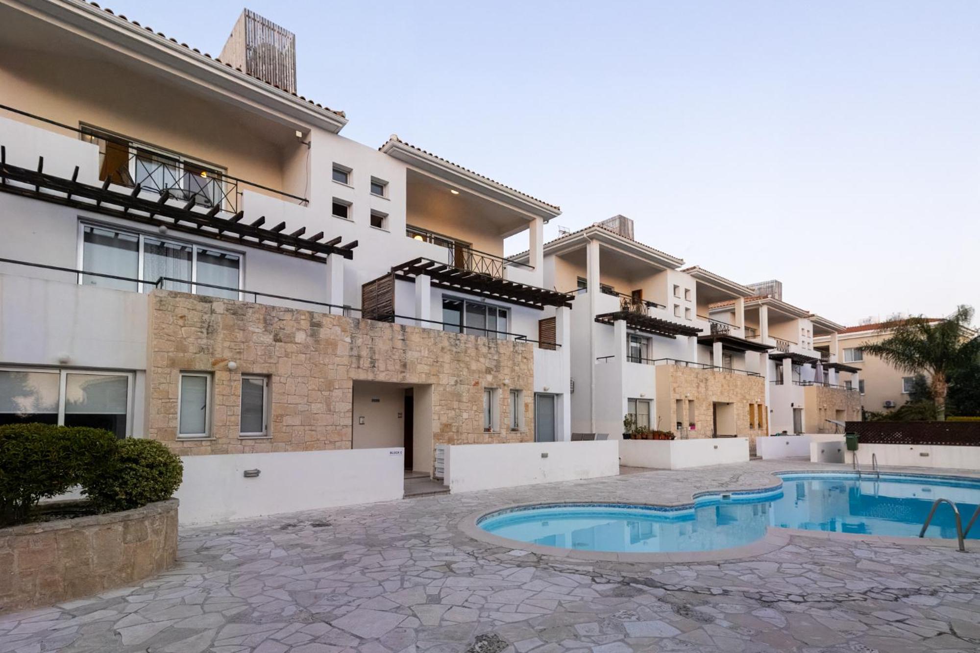 Nefeli Blue-Horizon 2B, Pool, Suites, Big Balconies Paphos Eksteriør billede